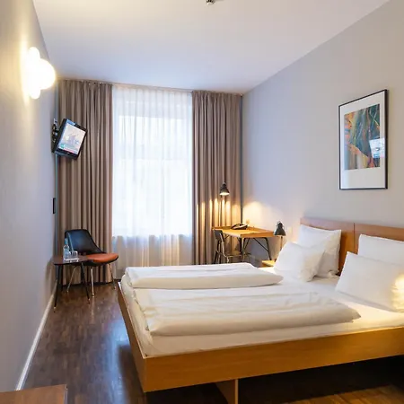 Johann Hotel