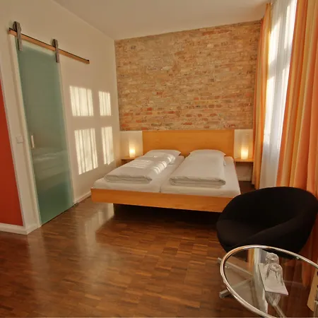 Johann 3* ברלין