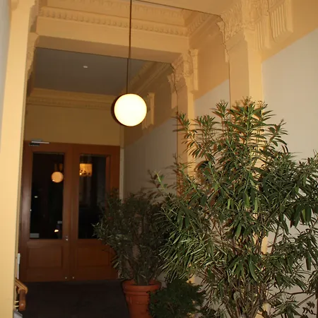 Johann Hotel 3*