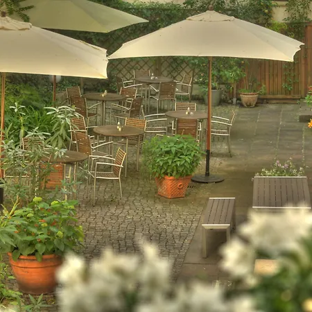 Johann Hotel 3*
