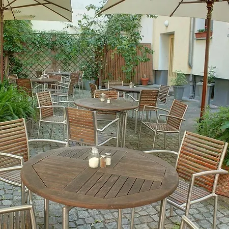 Johann Hotel 3*
