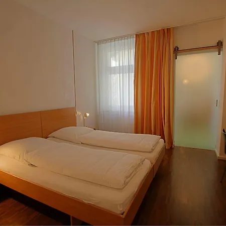 Johann Hotel 3*