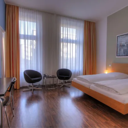 Johann Hotel 3*
